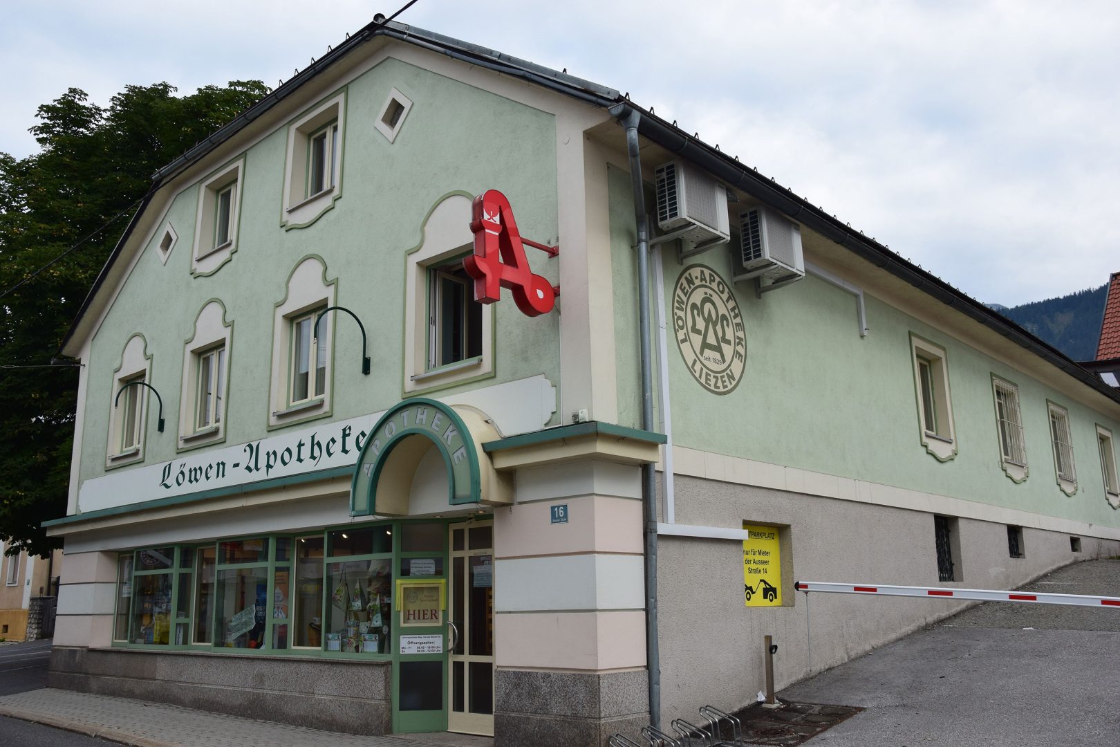 Apothekengebäude von Außen